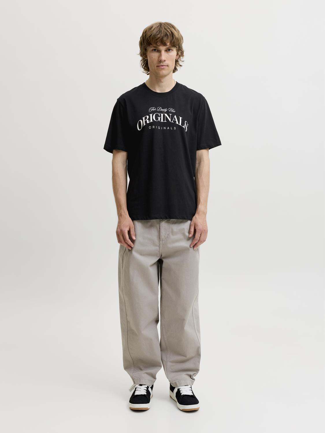 model_shot-front_full
